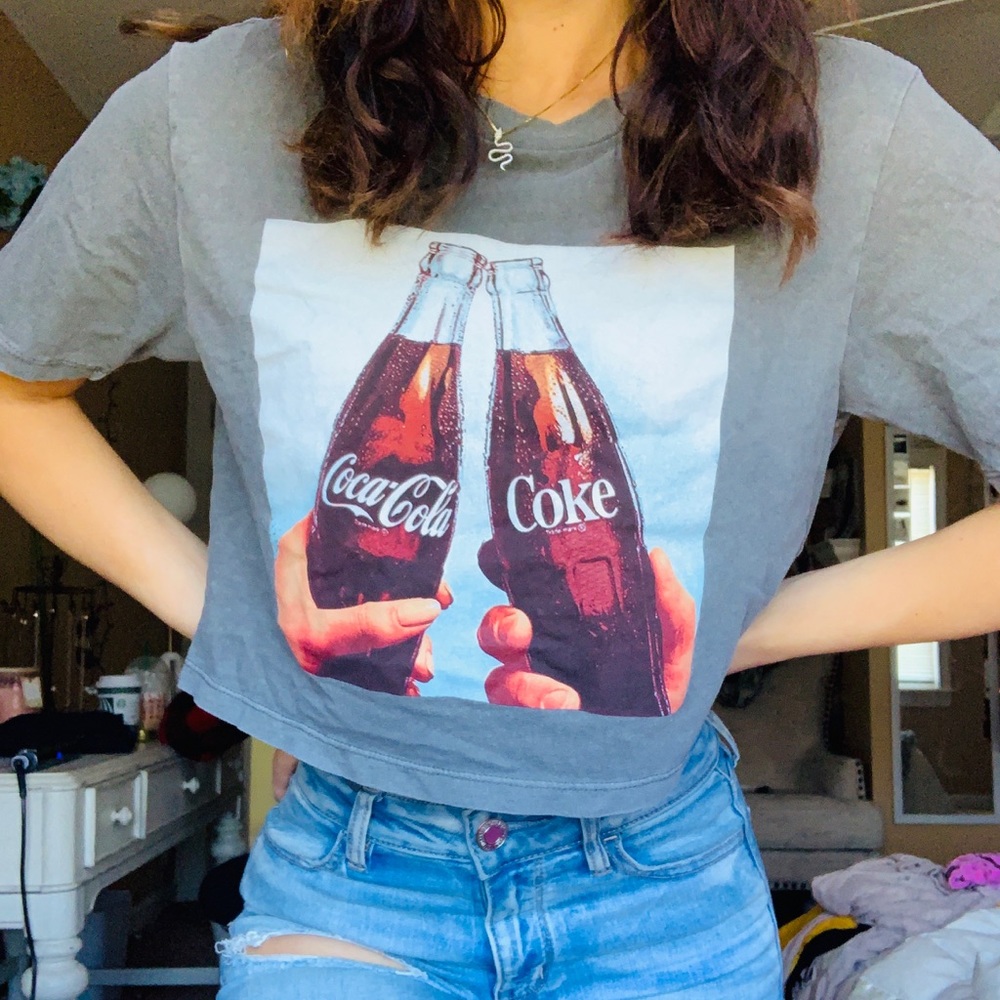 cropped coke graphic tee
